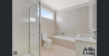 Luxe Townhouse Made For Entertainers - Photo 2