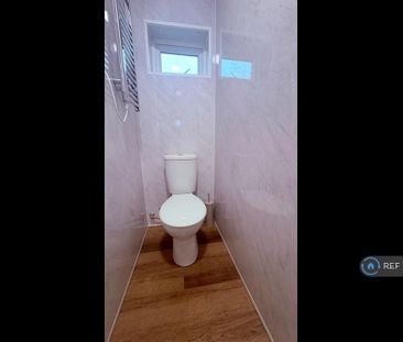 Studio to rent - Photo 6