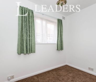 2 bedroom bungalow to rent Sandcross Lane, Reigate, RH2 - Photo 6