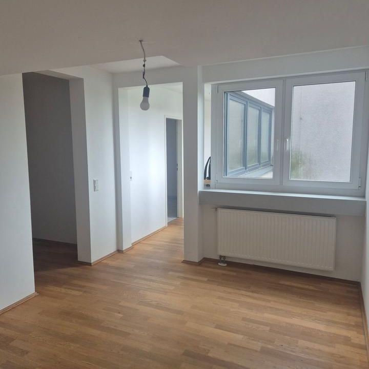 Helle 3,5-Zimmer-Wohnung mit Balkon in Frankfurt am Main - Foto 1