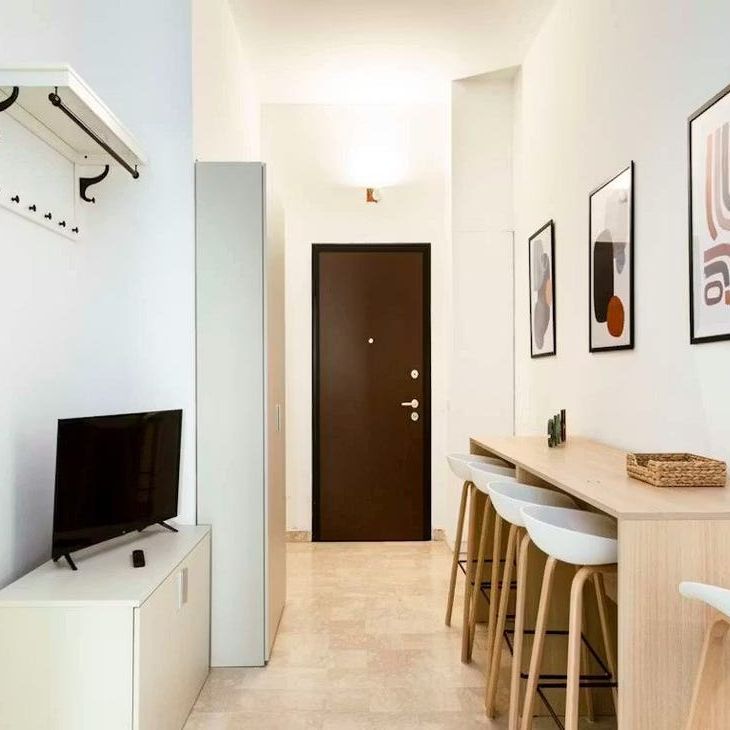 Via Santa Sofia, Milan, Lombardy 20122 - Photo 1