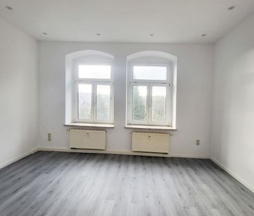 Tolle Lage - sanierte Wohnung - 2-Räume + Bad und Küche auf der Rat... - Photo 1