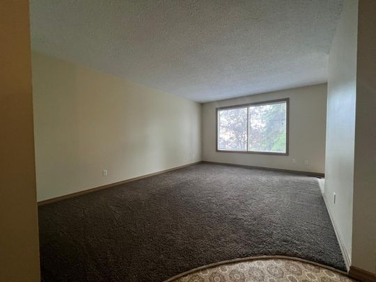 2 Bedroom Unit in Normandeau!! - Photo 1