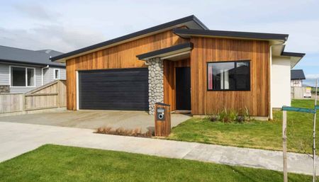 FITZHERBERT - 3 BEDROOM - Photo 3