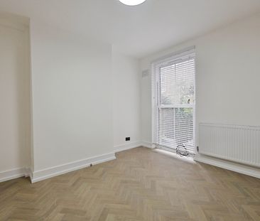 2 Bed Flat, Stanlake Road, W12 - Photo 1