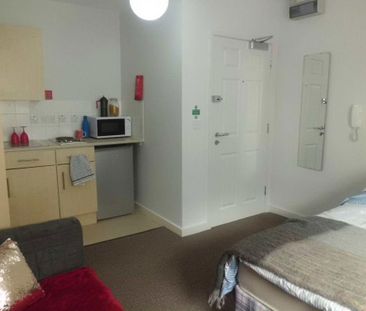 Studio to rent - Photo 1