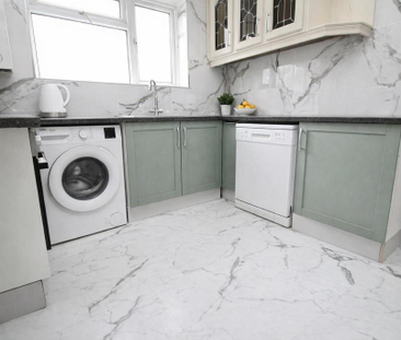 3 bedroom semi-detached house to rent - Photo 4