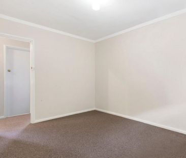 Comfortable living on a quiet street! - Photo 6