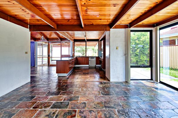 9 Wicks Court, Oakleigh South VIC 3167 - House For Rent | Domain - Photo 1