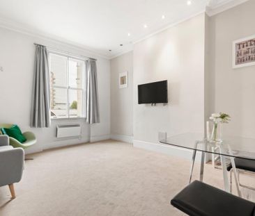 2 bedroom mews to rent - Photo 5