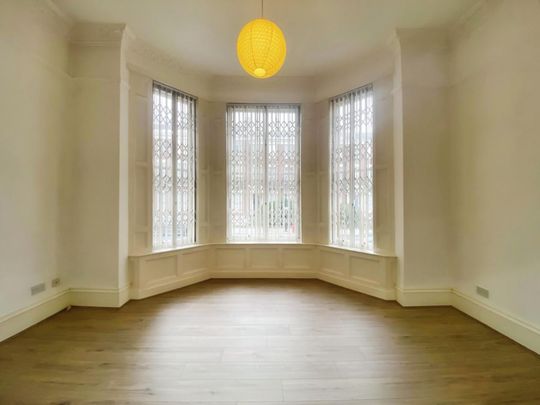 2 bedroom Flat To Let - Photo 1