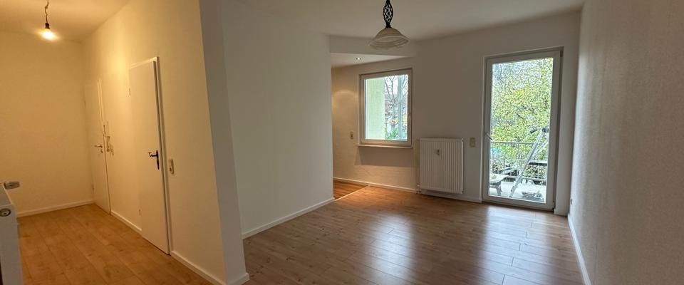 frisch renovierte 2-Zimmer- Wohnung mit Balkon & Stellplatz - Photo 1