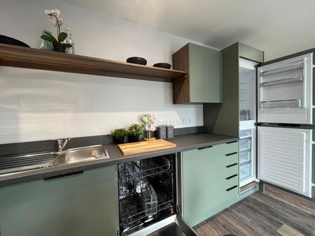 Room 3, Flat 16, Commercial Point, NG9 2NG, NOTTINGHAM - Photo 4
