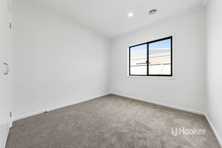 30 Pegasus Drive, Weir Views VIC, Belconnen - Photo 5