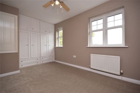 20, Middleham Moor, Leeds, West Yorkshire, LS10 4TS - Photo 3