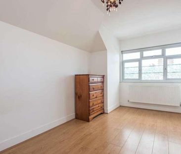 Crest Court, Hendon, NW4 - Photo 1