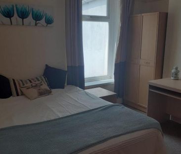 5 bedroom terraced house to rent - Photo 2