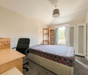 4 bedroom terraced house to rent - Photo 2