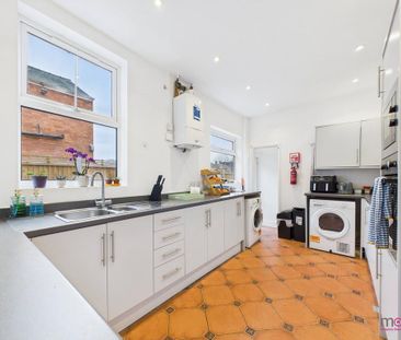 3 bedroom semi-detached house to rent - Photo 2