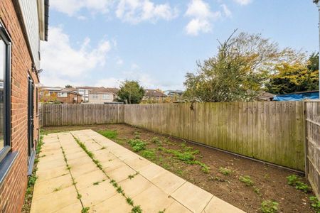 Kavsan Place, Cranford, TW5 - Photo 5