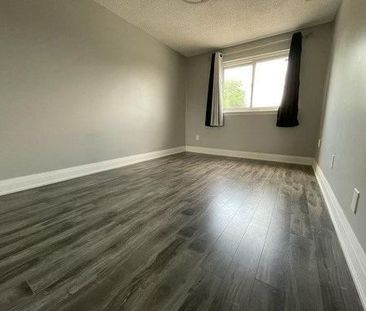 For Lease - 160 Darras Court, Brampton, Ontario - Photo 6