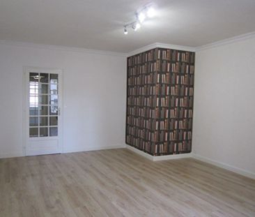 Location Appartement 4 pièces 117m² FONTENAY LE COMTE 85200 - Photo 1