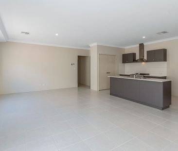 Four Bedroom Family Home in Baldivis - Photo 2