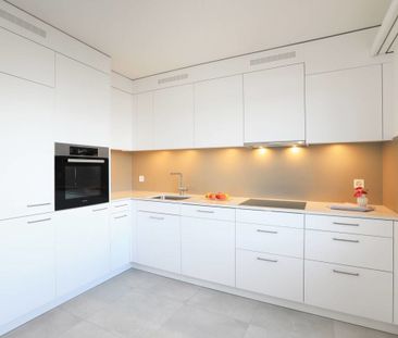 "Moderne 5-Zimmerwohnung mit Gartensitzplatz" - Photo 1