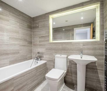 4 bedroom semi-detached house to rent - Photo 5