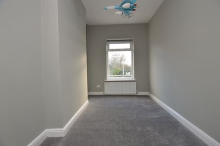 3 Bedroom End of Terrace - Photo 4