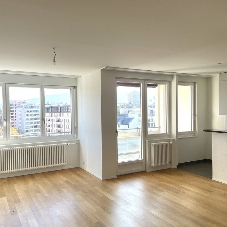 Appartement au 8ème étage en attique - Photo 1