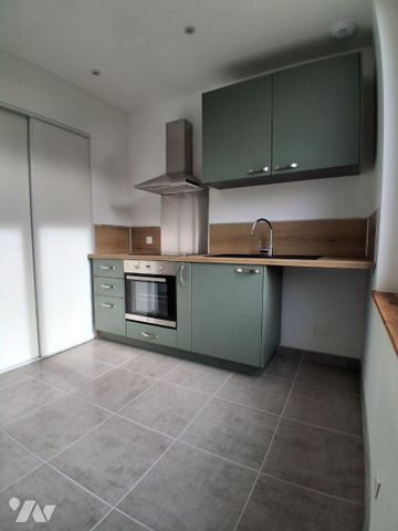 Dans une maison à usage d'habitation élevée d'un étage, divisé en DEUX APPARTEMENTS, un à chaqu... - Photo 4