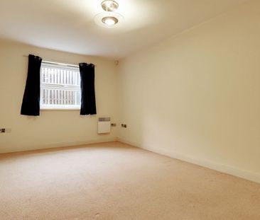 2 Bedroom - Photo 2