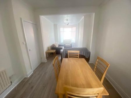 25 Rosebery Road, Belfast, BT6 8JA - Photo 3