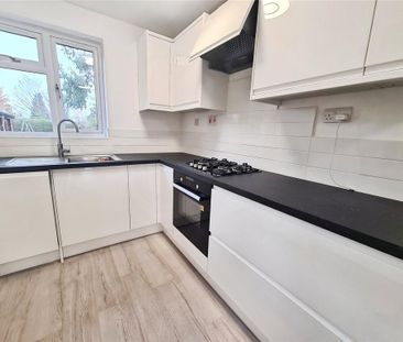 3 bedroom semi-detached house to rent - Photo 6