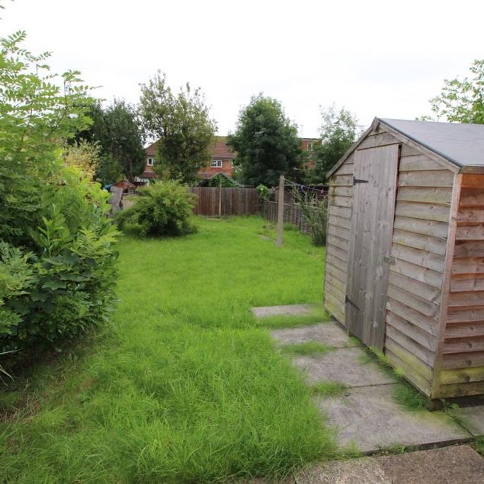 4 bedroom semi-detached house to rent - Photo 1