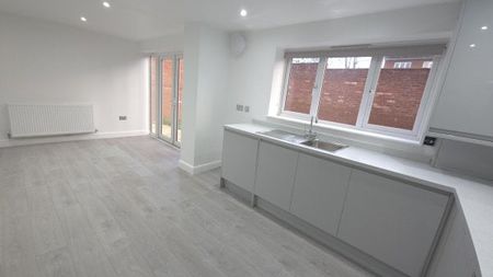 Westbeech Court, Banbury, OX16 9RY, Property for rent - Photo 2