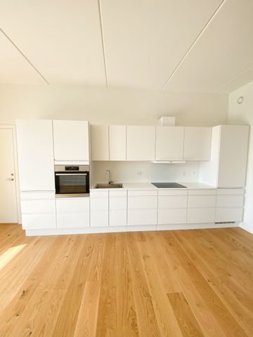 3-værelses lejlighed i nybygget ejendom, med fantastisk altan! - Photo 4