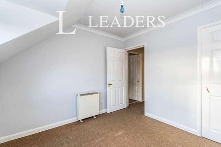 Chesterfields, Cobden Avenue, SO18 - Photo 5