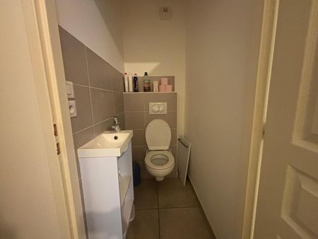 Location Appartement 3 pièces 72m² GUILHERAND GRANGES 07500 - Photo 2