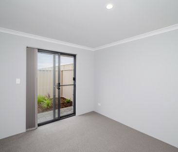 Dual key living - 2 Bed - 1 Bath - Photo 2