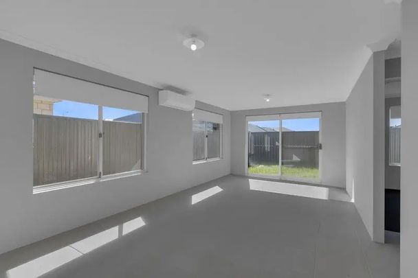 13, Parsons Way, South Yunderup - Photo 1