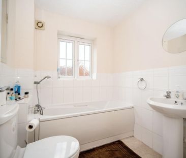 3 bedroom semi-detached house to rent - Photo 6
