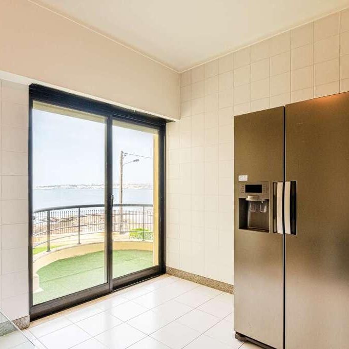 4 Bedroom Apartment with swimming pool, São João do Estoril, Cascais - Photo 1