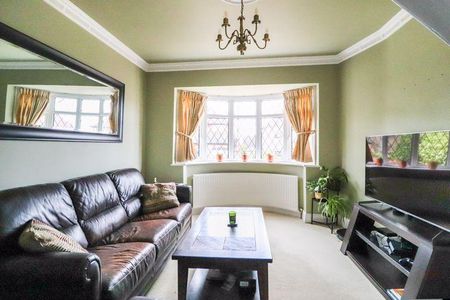 4 bedroom detached house to rent - Photo 2