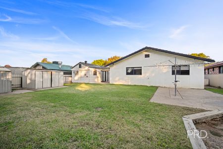 22 Bandera Ave, Glenfield Park NSW 2650 - Photo 4