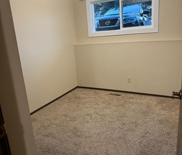 In Suite Laundry! 2 Bedroom 6-Plex in Highland Green!! - Photo 5