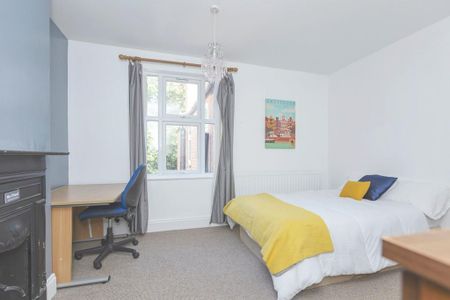 5 bedroom terraced house to rent - Photo 4