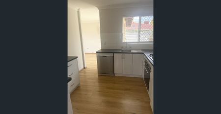 Spacious 3x1 Home with Granny Flat / Teenager’s Retreat - Photo 3