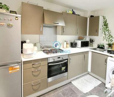 West Central, Slough, SL2 - Photo 2